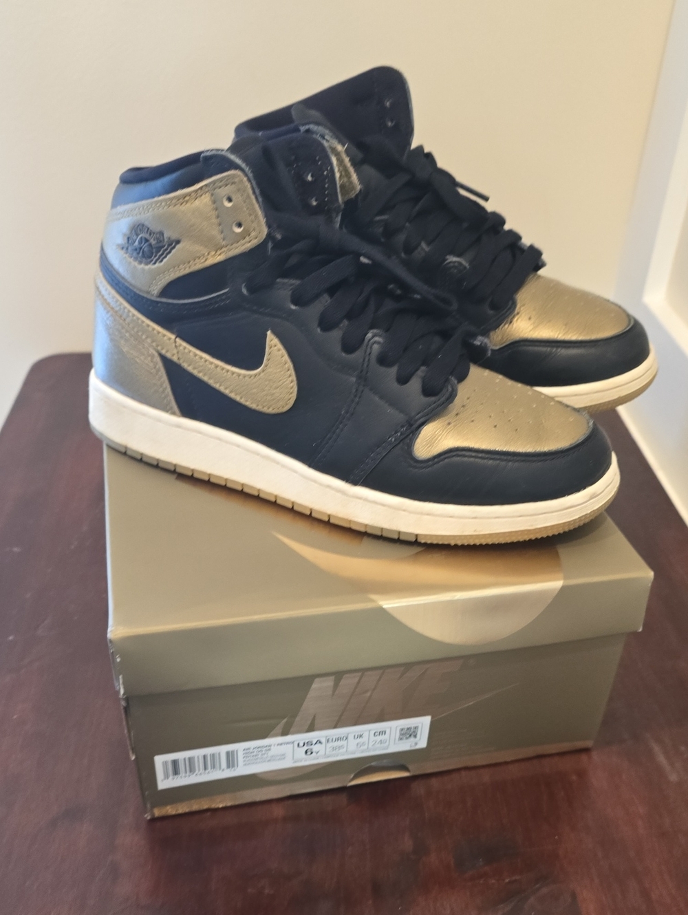 Air Jordan 1 Retro High OG GS Black Metallic Gold – Size 6Y (Women's 7.5) OG Box